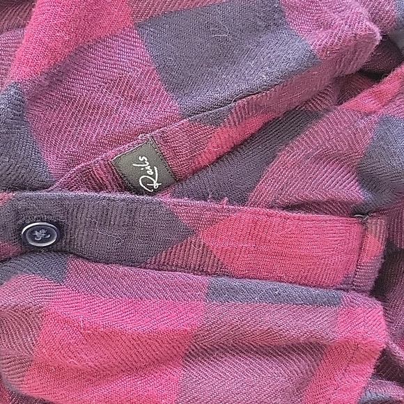 Rails Plaid Button Front Top Long Sleeve Lightweight Red and Black Shirt Small - Picture 8 of 8